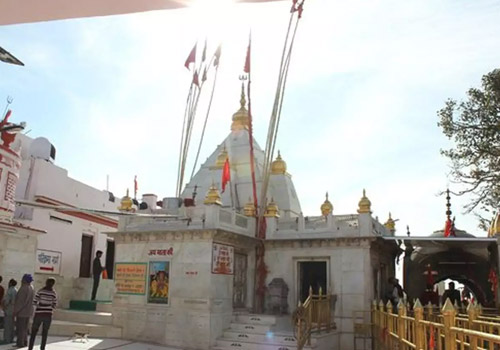 Naina Devi temple